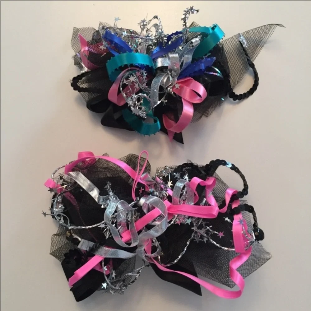 5 pieces of colorful fancy Y2K hair accessories black pink gray purple and blue